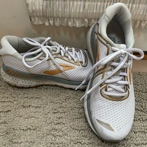 Brooks Adrenaline GTS 20 (US 8)